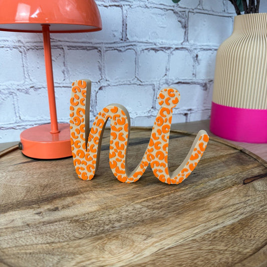 3D Schriftzug hi im Leo-Look