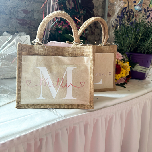 Jutetasche mit Name und Initiale