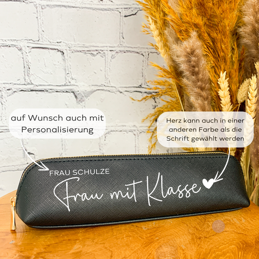 Federmäppchen Frau mit Klasse