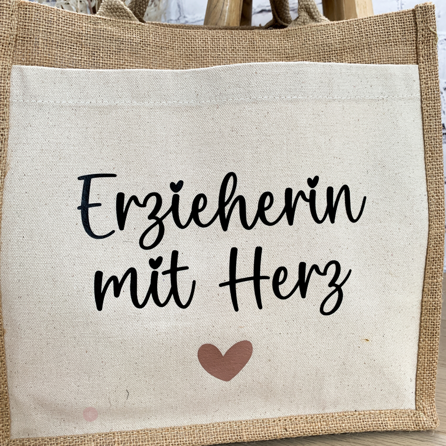 Jutetasche „Erzieherin mit Herz“ – Personalisiertes Geschenk zum Kita-Abschied