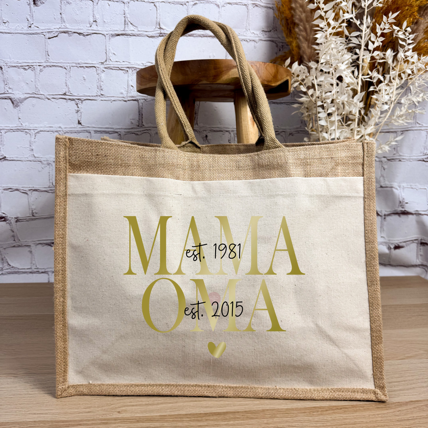 Nachhaltige Jutetasche „Mama, Oma Est“ in Gold – persönliches Geschenk für Mama und Oma