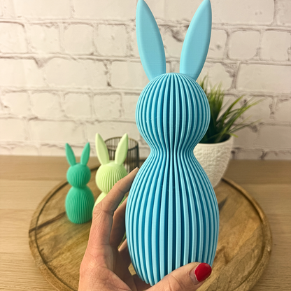 Geriffelter Osterhase als 3D Druck Deko in Blau, Detailansicht mit strukturierter Oberfläche
