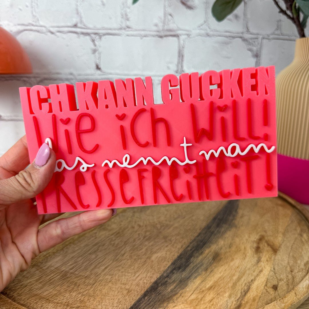 3D Schriftzug Fressefreiheit 18 cm in rosa, rot und weiß PLA – Statement-Deko als Geburtstagsgeschenk für Freund:innen