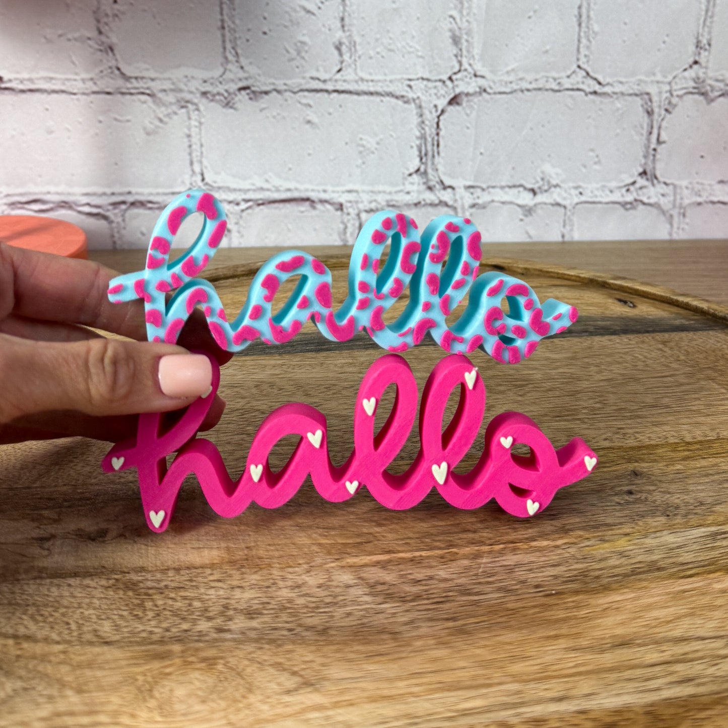 3D Schriftzug hallo im Leo-Look