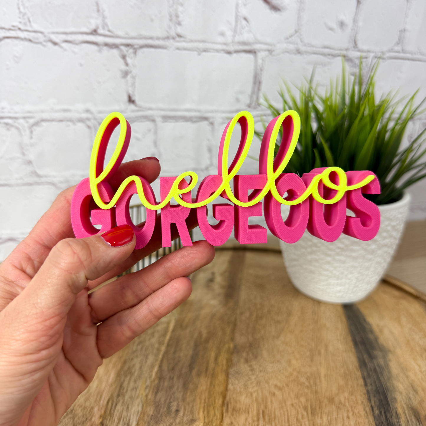 3D Schriftzug hello gorgeous - moderne Deko für dein Zuhause