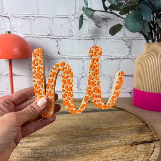 3D Schriftzug hi im Leo-Look