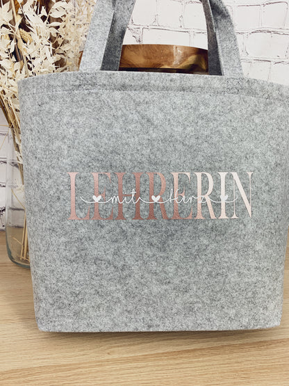 Tasche für Lehrerin in Wunschfarbe – Filztasche „LEHRERIN mit Herz“ mit Name