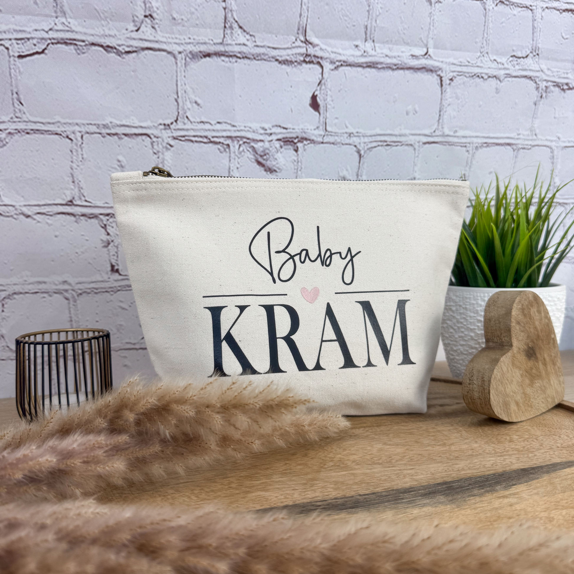 Kosmetiktasche „Baby Kram“ in Naturfarbe – liebevoll gestaltete Tasche aus Canvas-Baumwolle für den Babyalltag