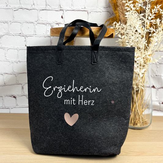 Anthrazit Filztasche mit roséfarbenem Herz und Spruch für Erzieherin - Abschiedsgeschenk Kindergarten