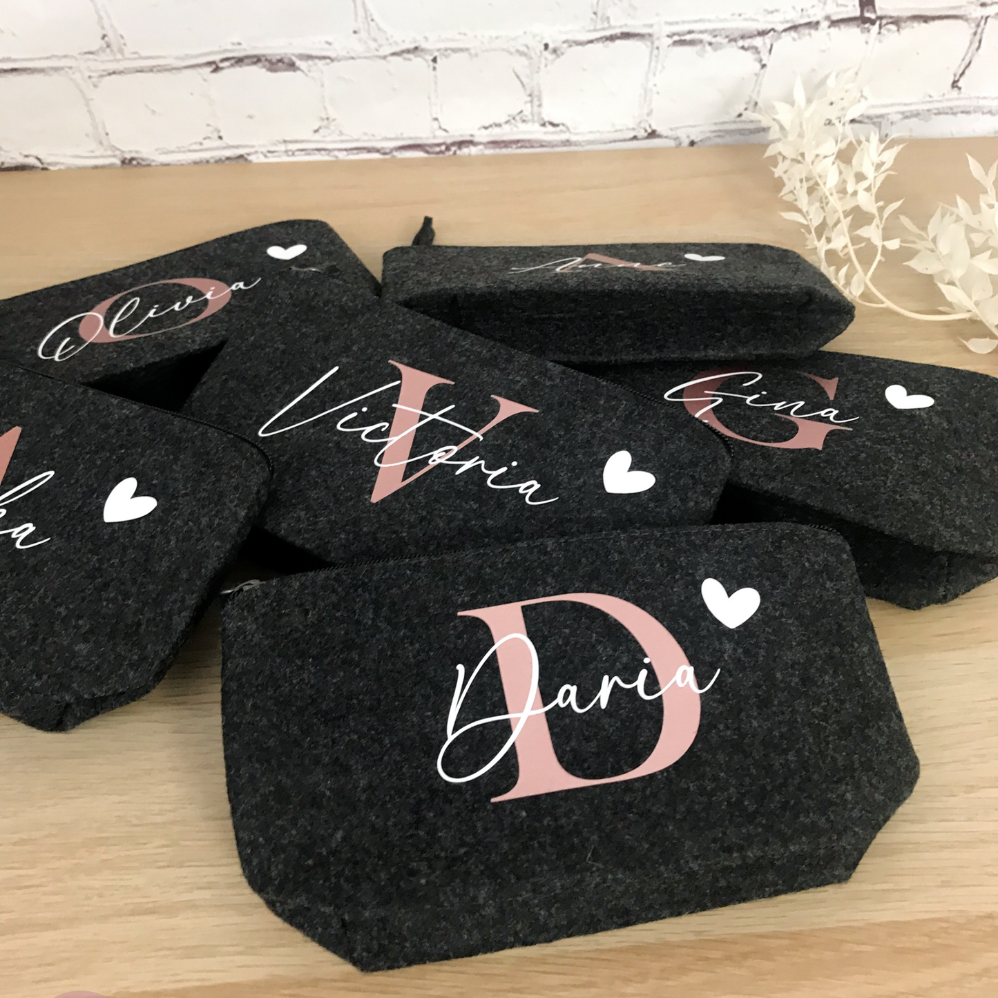 Kosmetiktasche personalisiert aus Filz Initiale + Namen (Herz)
