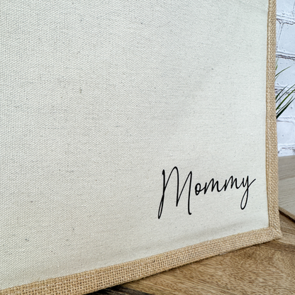 Nahaufnahme Jutetasche Mommy – Geschenkideen zur Geburt für die Mama