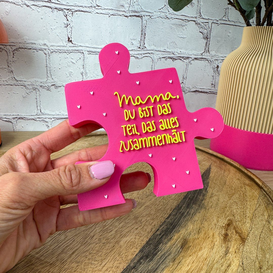 3D Schriftzug Mama 15 cm magenta-weiß-neongelb PLA – Muttertags-Deko als Geburtstagsgeschenk für Mama