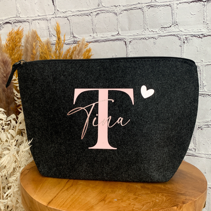 Kosmetiktasche personalisiert aus Filz Initiale + Namen (Herz)