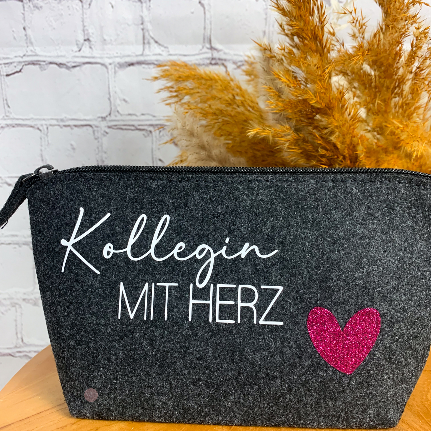 Kosmetiktasche Filz Kollegin mit Herz