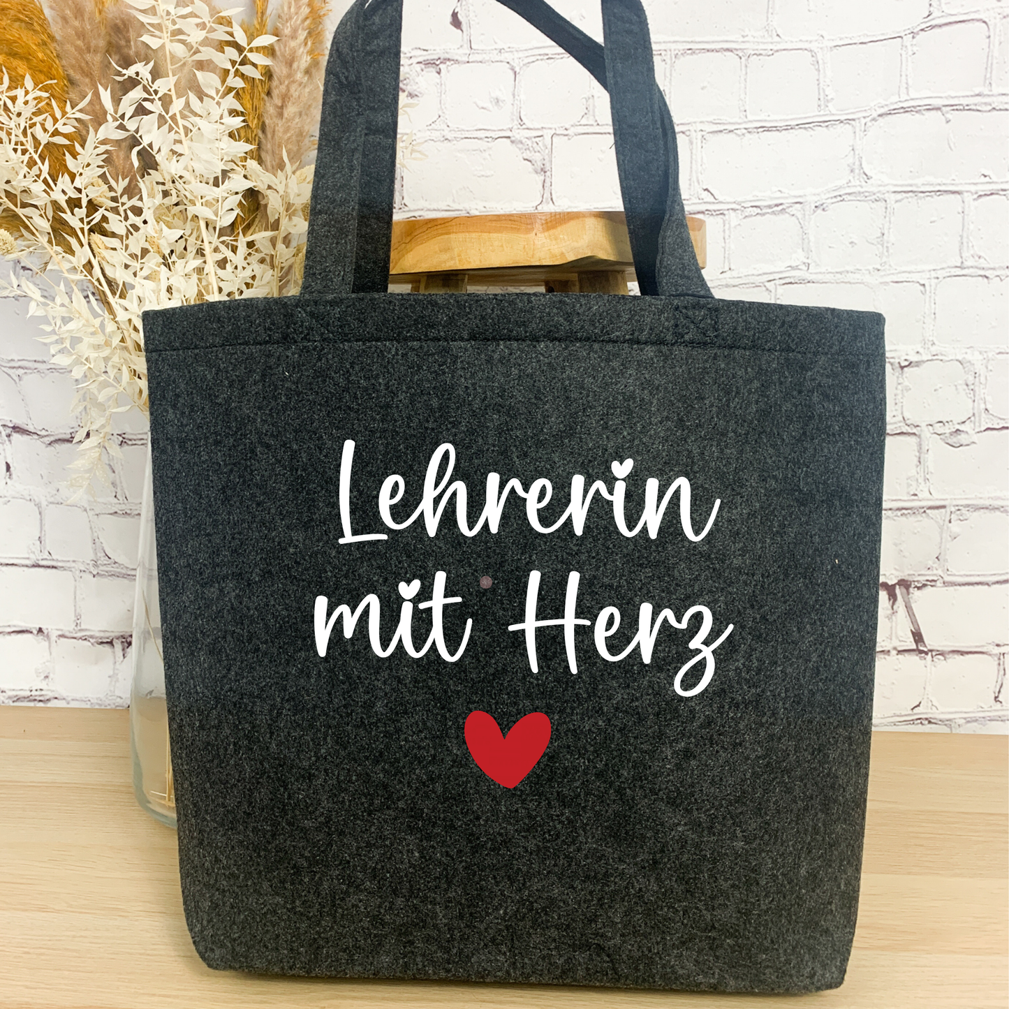 Filz Tasche Leherin mit Herz - Geschenk zum Abschied für Lehrerin