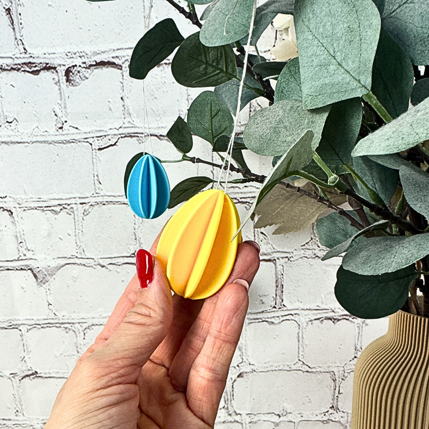 Detailansicht Mini Osterei aus 3D Druck für stilvolle Osterdeko zum Aufhängen