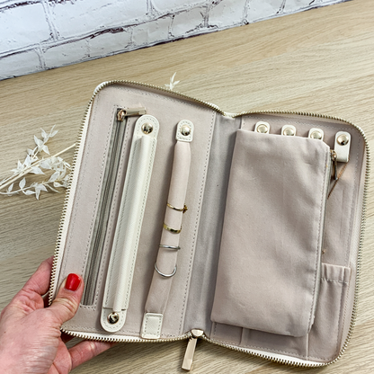 Schmucketui mit Name und Herz für die Reise