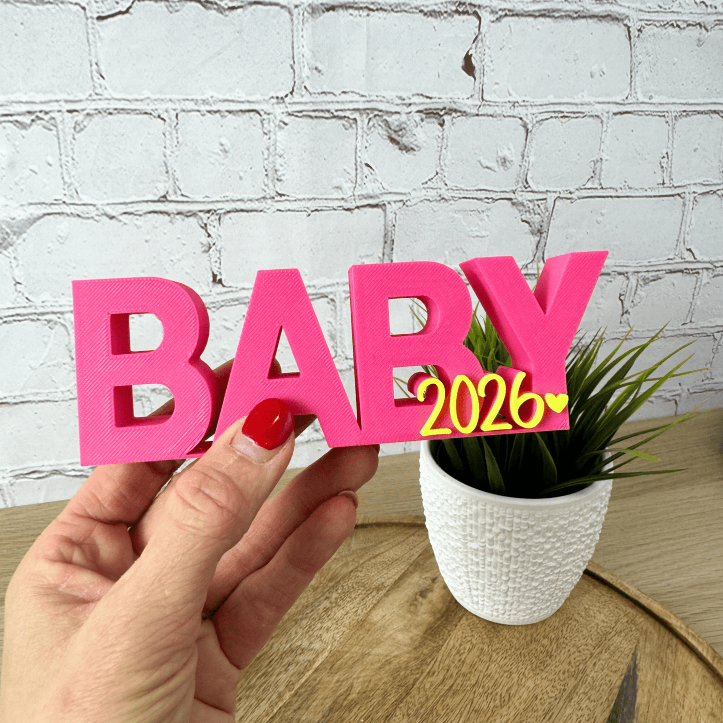 3D Schriftzug Baby mit Jahreszahl als persönliche Schwangerschaftsverkündung