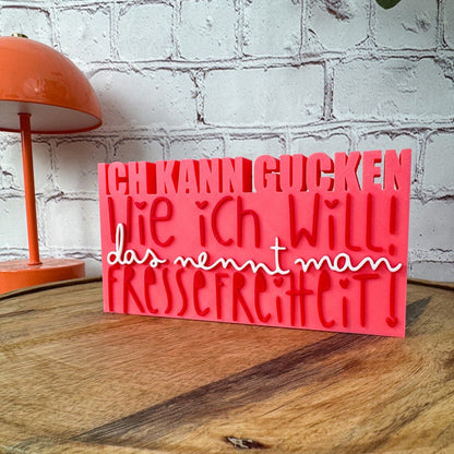 3D Schriftzug Fressefreiheit in rosa, rot und weiß aus PLA – lustiges Geburtstagsgeschenk für Freund:innen mit Humor
